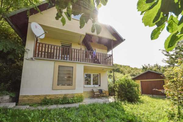 PEKNÁ NEHNUTEĽNOSŤ s KRBOM a GARÁŽOU, KOŠICE-VYŠNÉ OPÁTSKE, ŠÍPKOVÁ ul.